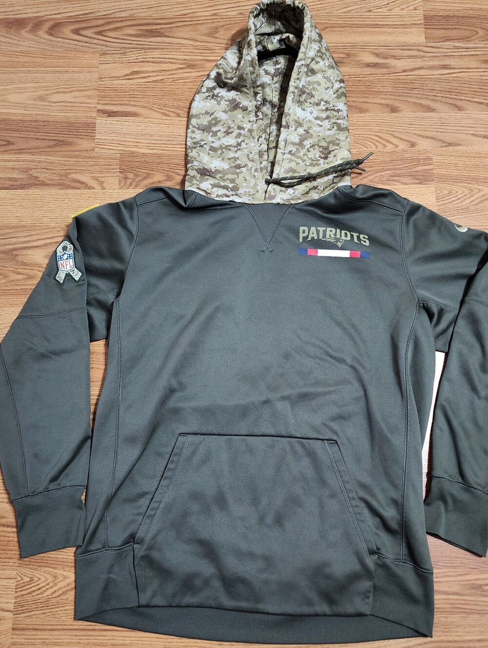 New England Patriots Sweater Mens L Camo Nike 2017 NFL Salute To Service Hoodie